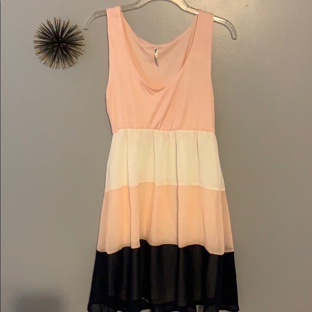 Beautiful block style dress, size L
